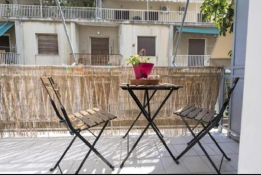 Lovely Two Bedroom Apt In Ampelokipoi Athens Exterior photo